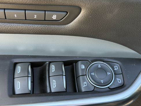 Certified 2022 Cadillac XT4 Premium Luxury w/ Enhanced Visibility Package image 18