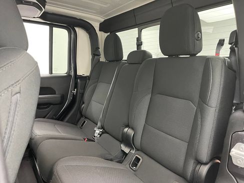 Used 2023 Jeep Gladiator Sport AWD/4WD image 40