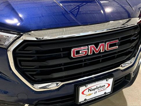 Used 2023 GMC Terrain SLE w/ Driver Convenience Package image 29