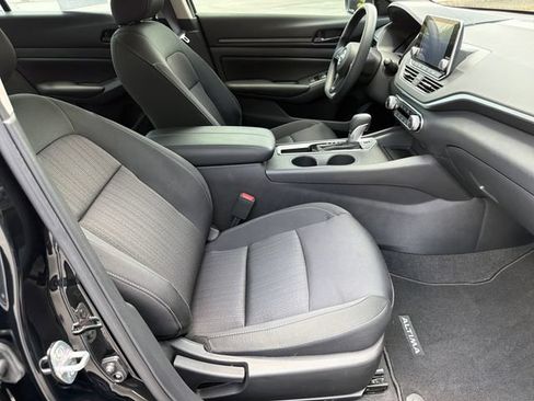 Certified 2025 Nissan Altima 2.5 S FWD image 15