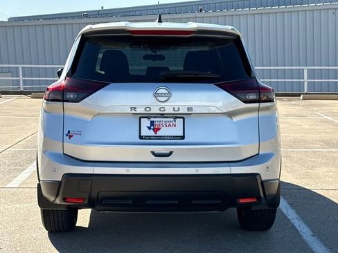 Certified 2025 Nissan Rogue S image 8