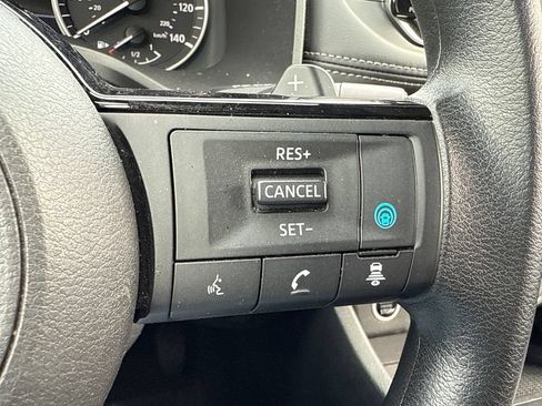 Used 2023 Nissan Rogue SV FWD image 30