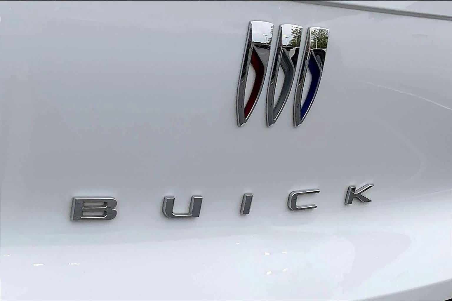 Used 2024 Buick Envista Sport Touring w/ Convenience I Package FWD image 9