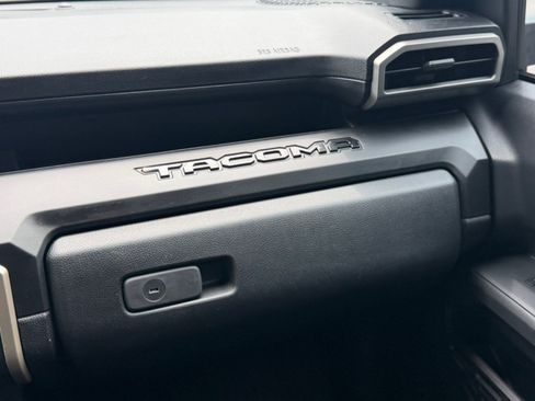 Used 2025 Toyota Tacoma SR AWD/4WD image 47