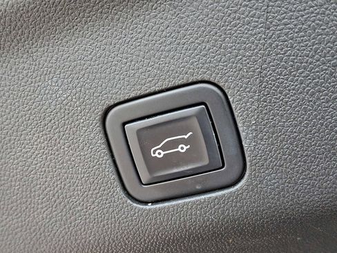 Used 2022 GMC Yukon SLT w/ SLT Luxury Package image 31