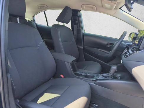 Used 2025 Toyota Corolla LE FWD image 27