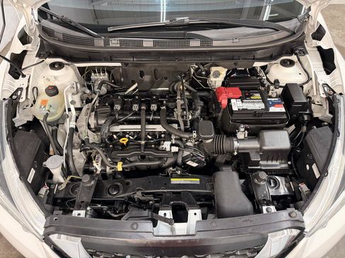 Used 2018 Nissan Kicks SV FWD image 11