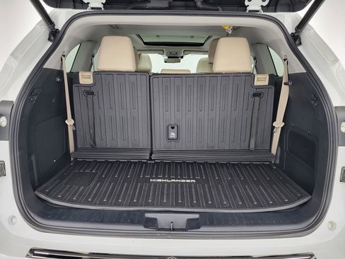 Used 2022 Toyota Highlander Platinum AWD/4WD image 34