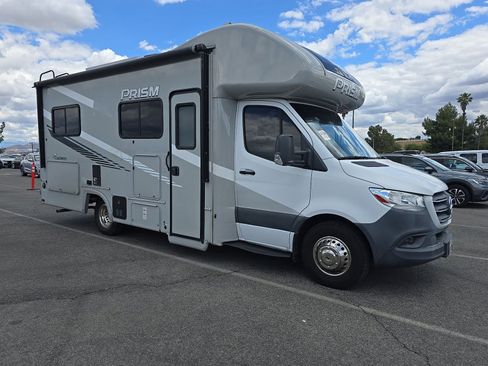 Used 2020 Mercedes-Benz Sprinter 3500 w/ Premium Plus Package image 4