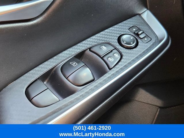 Used 2025 Nissan Sentra SR FWD image 31