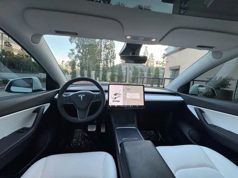 Used 2023 Tesla Model Y Long Range image 15