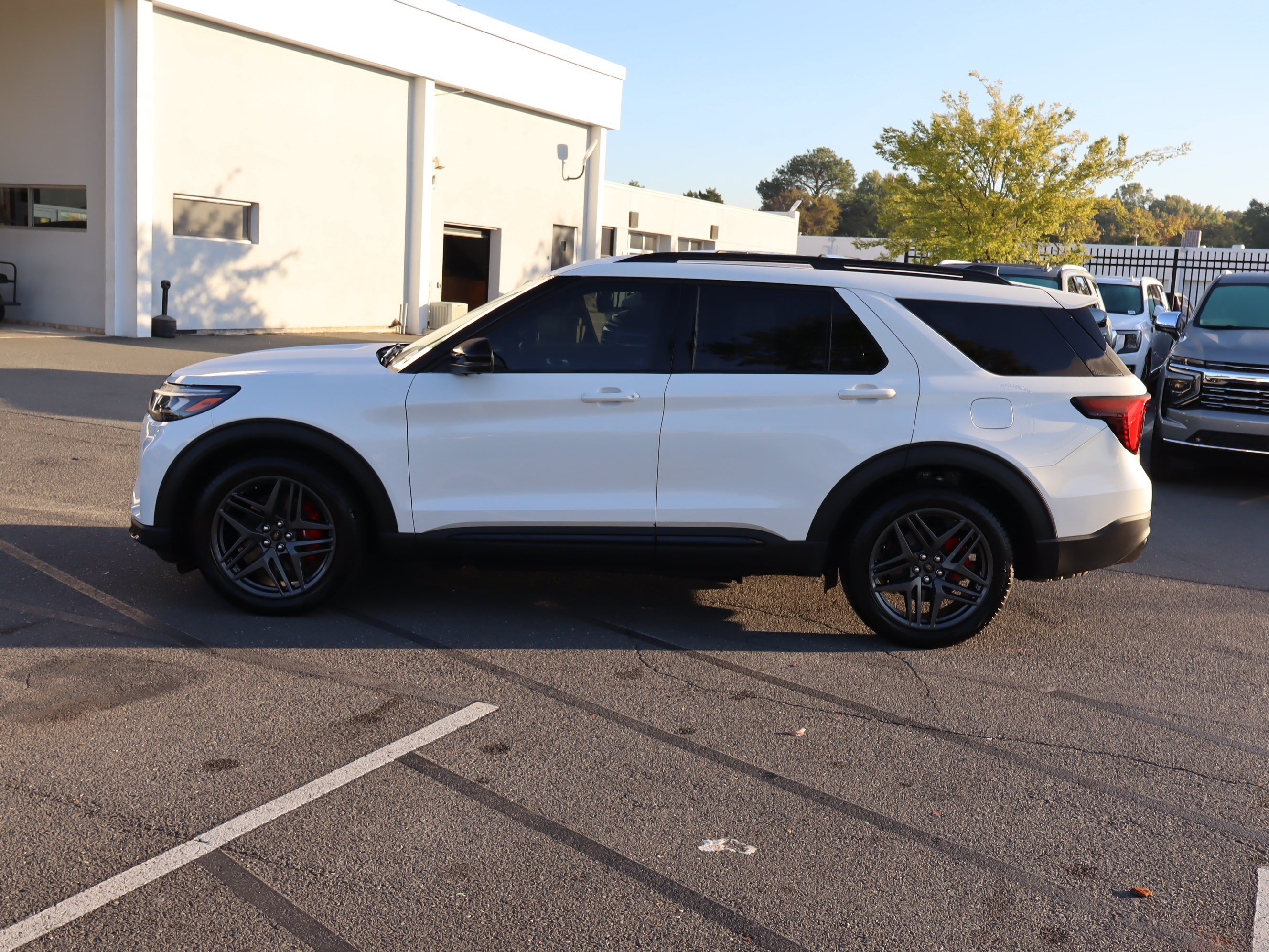 Used 2026 Ford Explorer ST AWD/4WD image 7