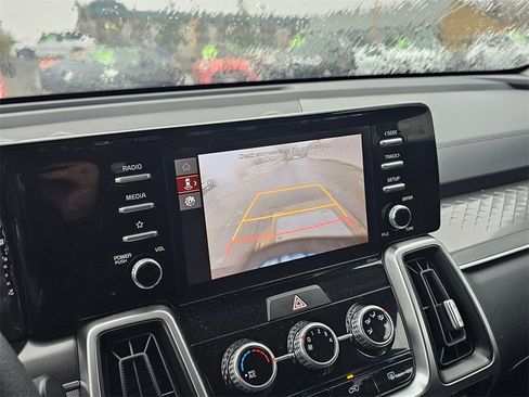 Used 2023 Kia Sorento LX image 21