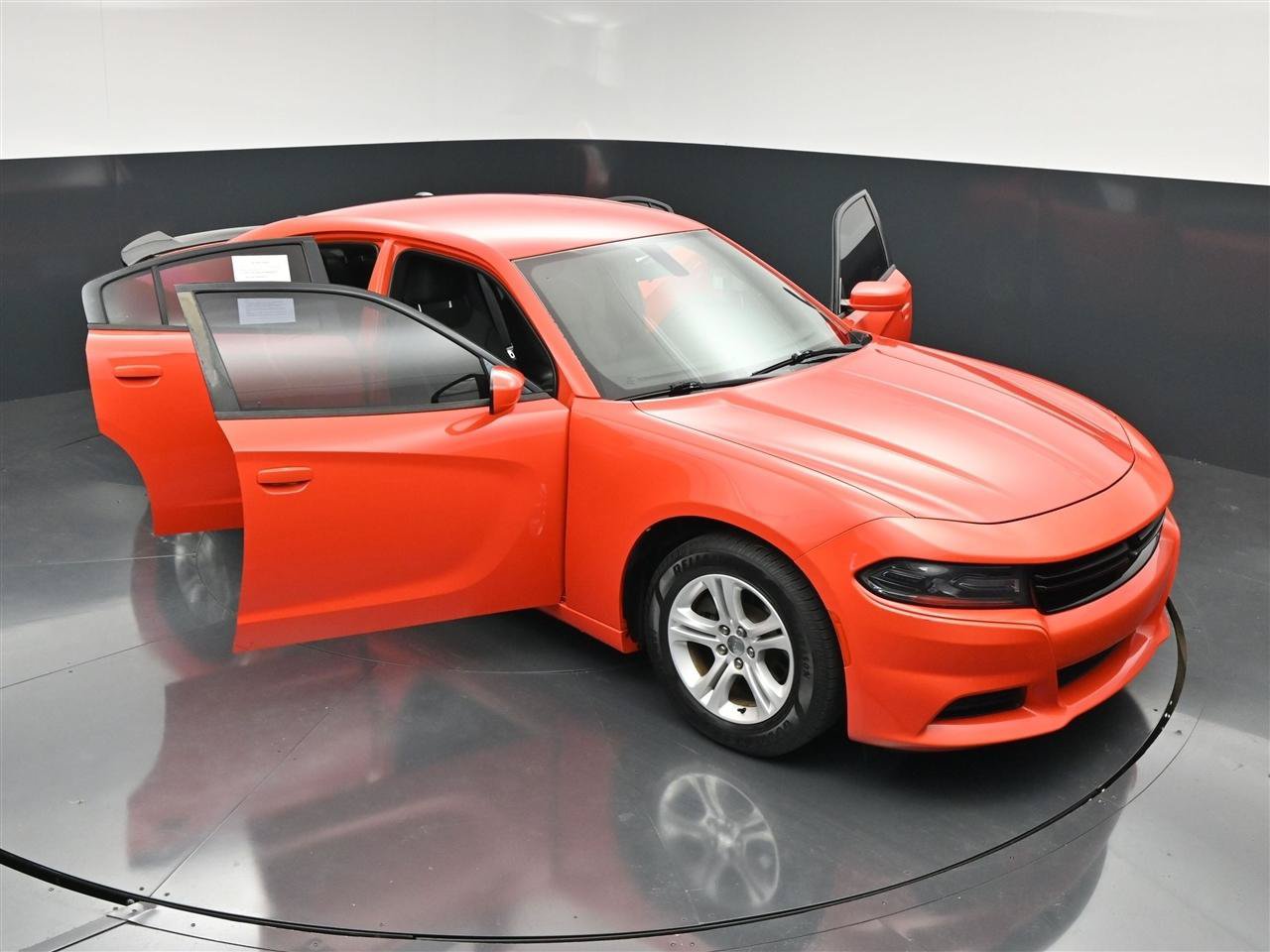 Used 2018 Dodge Charger SXT RWD image 35