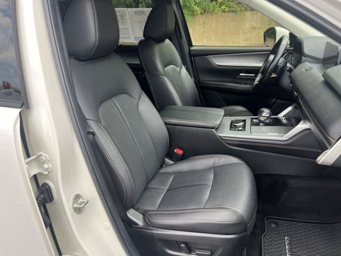 Used 2024 MAZDA CX-90 3.3 Turbo w/ Preferred Package AWD/4WD image 14