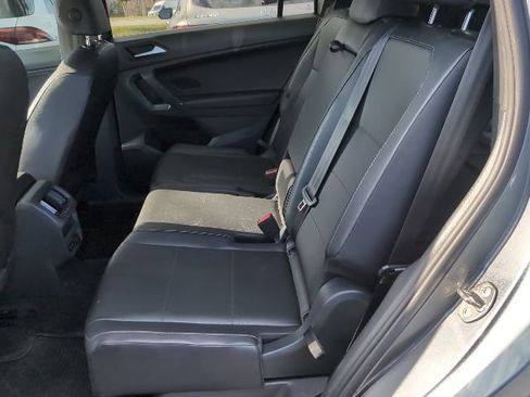 Used 2020 Volkswagen Tiguan SE R-Line image 26