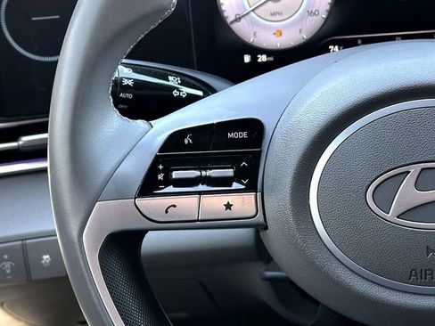 Used 2024 Hyundai Elantra SEL w/ Convenience Package image 22