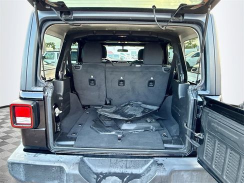 Used 2021 Jeep Wrangler Unlimited Sport image 29