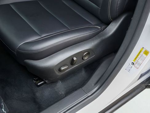 Used 2024 GMC Acadia Elevation image 11