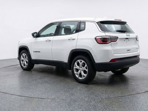 Used 2025 Jeep Compass Latitude image 6