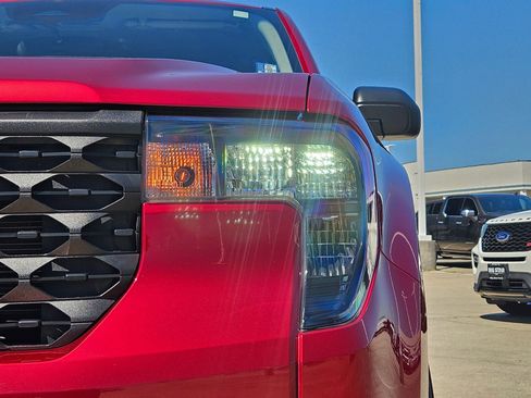 Certified 2025 Ford Maverick XLT FWD image 12