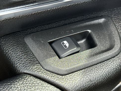 Used 2025 RAM 1500 Big Horn AWD/4WD image 32
