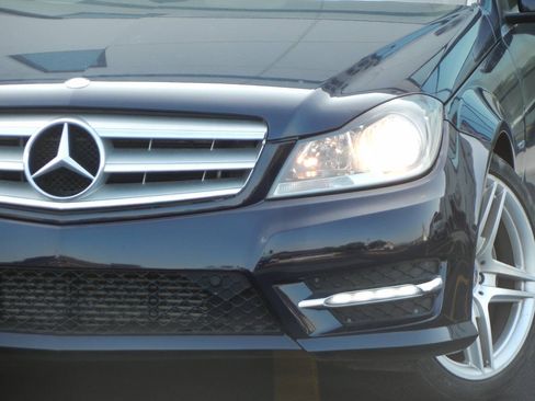 Used 2012 Mercedes-Benz C 250 Sedan image 5
