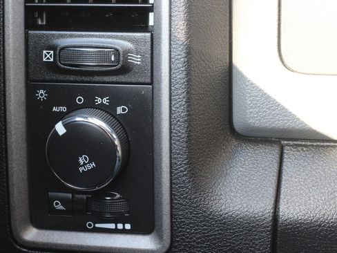 Used 2016 RAM 1500 Express w/ Popular Equipment Group AWD/4WD image 19