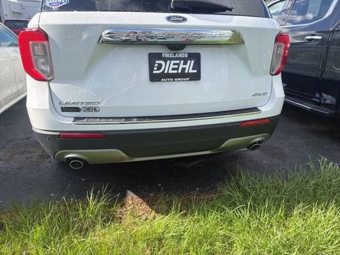 Used 2021 Ford Explorer Limited AWD/4WD image 2