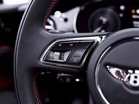 Used 2023 Bentley Bentayga AWD/4WD image 61
