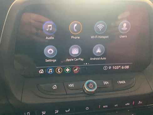 Used 2021 Chevrolet Camaro LT w/ Technology Package RWD image 11