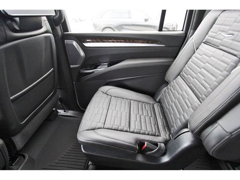New 2026 Cadillac Escalade ESV Platinum Sport w/ LPO, ONYX Package AWD/4WD image 12