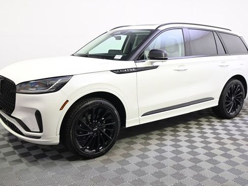 New 2026 Lincoln Aviator Reserve AWD/4WD image 2