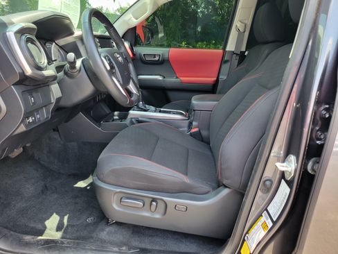 Used 2023 Toyota Tacoma SR5 RWD image 33