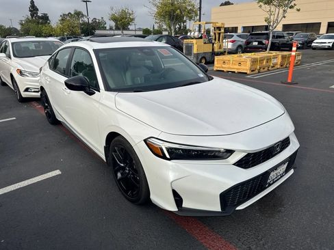 Used 2025 Honda Civic Sport image 4