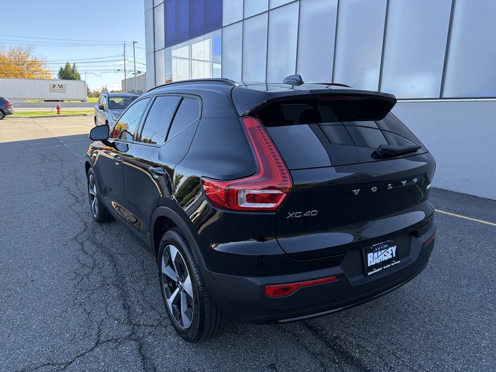 Certified 2025 Volvo XC40 B5 Plus AWD/4WD image 6
