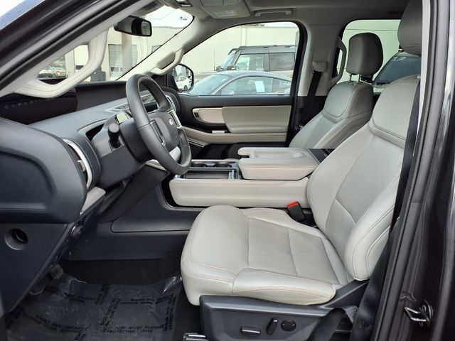 Certified 2025 Ford Expedition Active AWD/4WD image 18