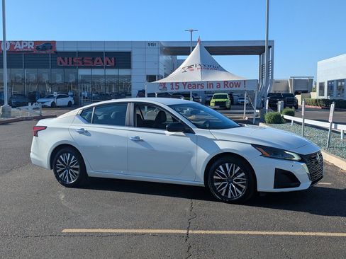 Certified 2025 Nissan Altima 2.5 SV image 6