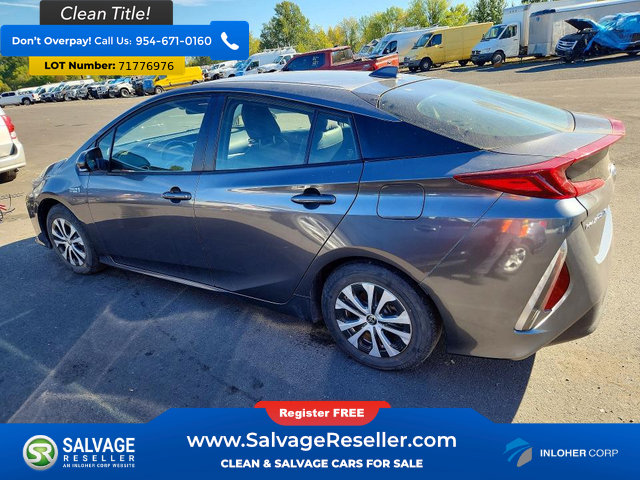Used 2021 Toyota Prius Prime XLE FWD image 3