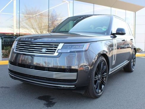 Used 2025 Land Rover Range Rover SV image 1