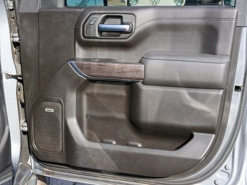 Used 2022 Chevrolet Silverado 1500 LTZ w/ LTZ Convenience Package II RWD image 17