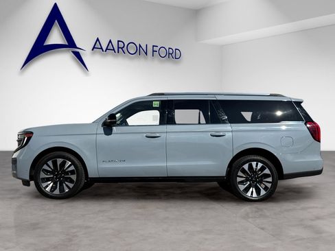 Used 2025 Ford Expedition Max Platinum w/ Driver's Package AWD/4WD image 3