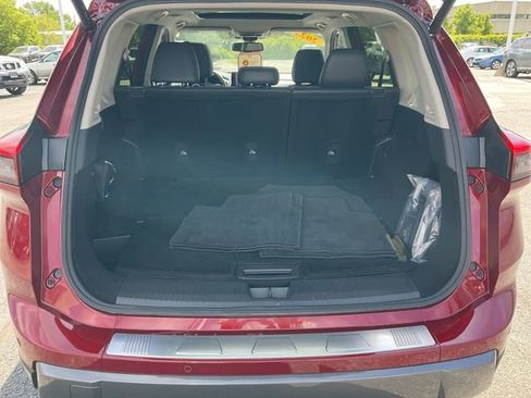 Used 2025 Nissan Rogue SL w/ Tech Package AWD/4WD image 31