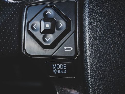 Used 2017 Toyota 4Runner TRD Off-Road Premium image 10