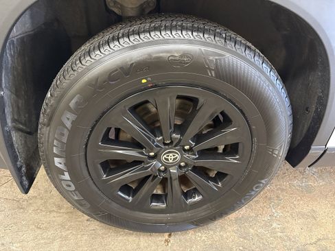 Certified 2024 Toyota Grand Highlander XLE image 11