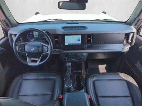 Used 2022 Ford Bronco Badlands w/ Sasquatch Package AWD/4WD image 16