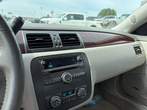 Used 2011 Buick Lucerne CXL FWD image 16