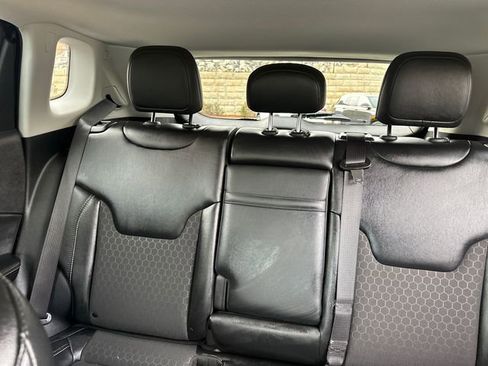 Used 2019 Jeep Compass Latitude w/ Popular Equipment Group AWD/4WD image 30