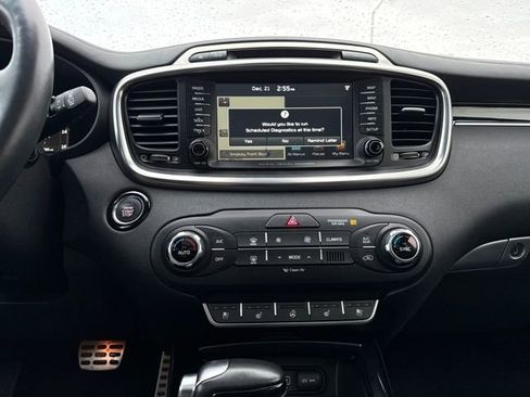 Used 2018 Kia Sorento SX image 22
