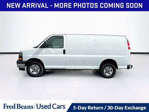 Used 2024 GMC Savana 2500 w/ Driver Convenience Package RWD image 4